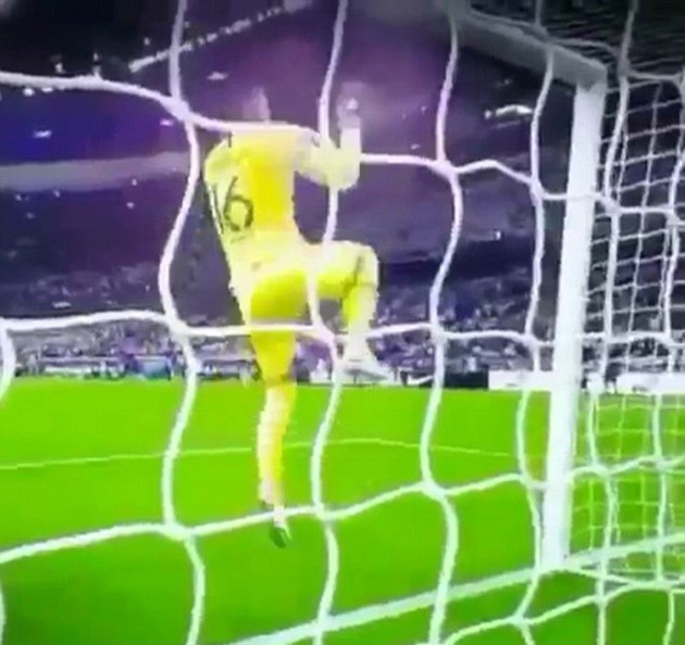 Sir Alex đến sân tập - Bóng Đá