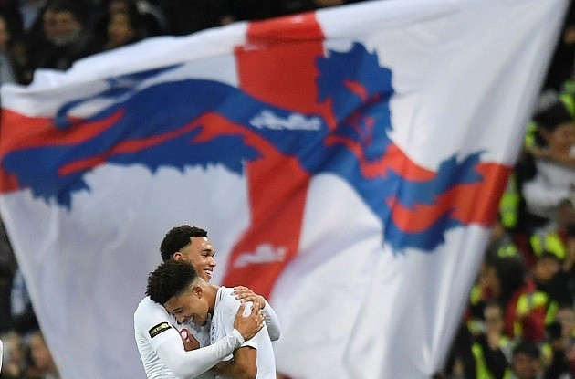 Tân binh đầu tiên ra mắt Real, Benzema có người chia lửa - Bóng Đá