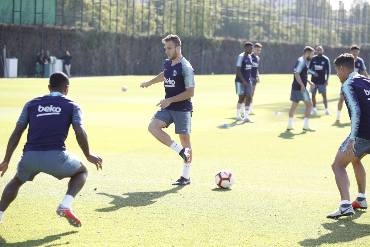 Sanchez ngồi ghế thầy và những khoảnh khắc thú vị ở FA Cup - Bóng Đá