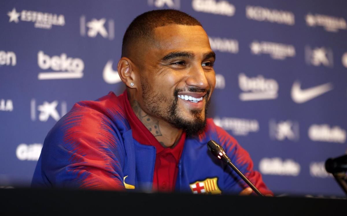 boateng ra mắt cđv - Bóng Đá