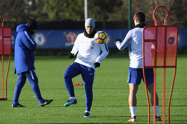 Được Conte ân cần chỉ dẫn, Zappacosta chắc suất đá chính - Bóng Đá