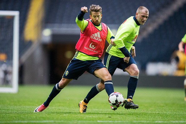 Buffon như minh tinh màn bạc trong ngày nhận giải 