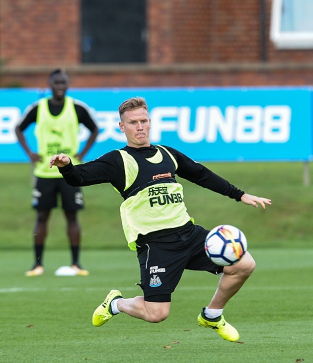 Nhồi thể lực học trò, Benitez quyết tâm hạ bệ Klopp - Bóng Đá