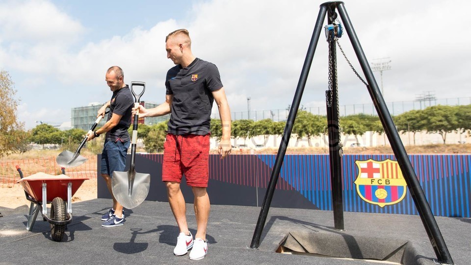Ảnh Barca khởi công xây dựng sân mang tên thánh Johan - Bóng Đá