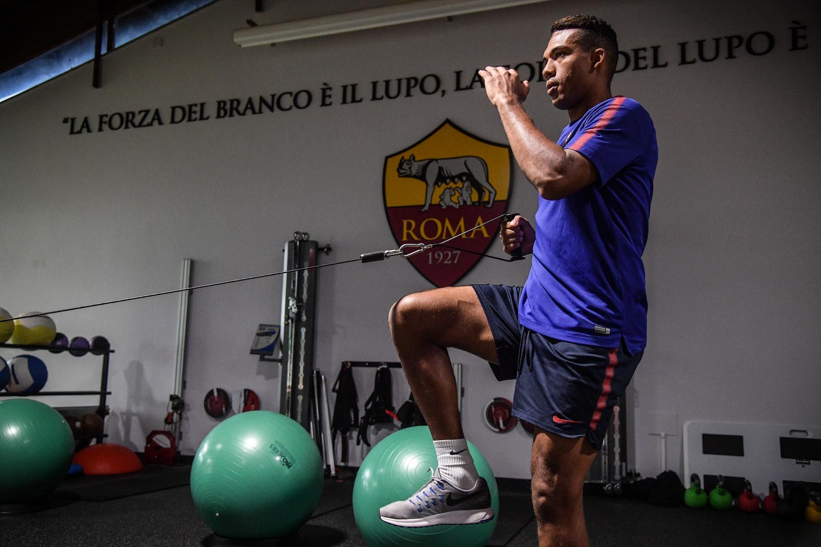 AS Roma tập luyện - Bóng Đá