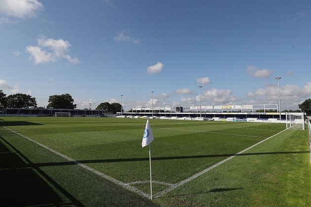 Choáng hợp với phòng thay đồ như bảo tàng nghệ thuật của CLB nghiệp dư Billericay Town  - Bóng Đá
