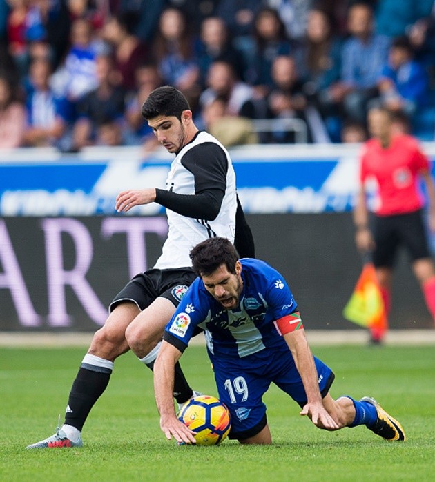 Tội đồ Italia lập siêu phẩm, Valencia sánh ngang kỉ lục của Barca, Atletico - Bóng Đá