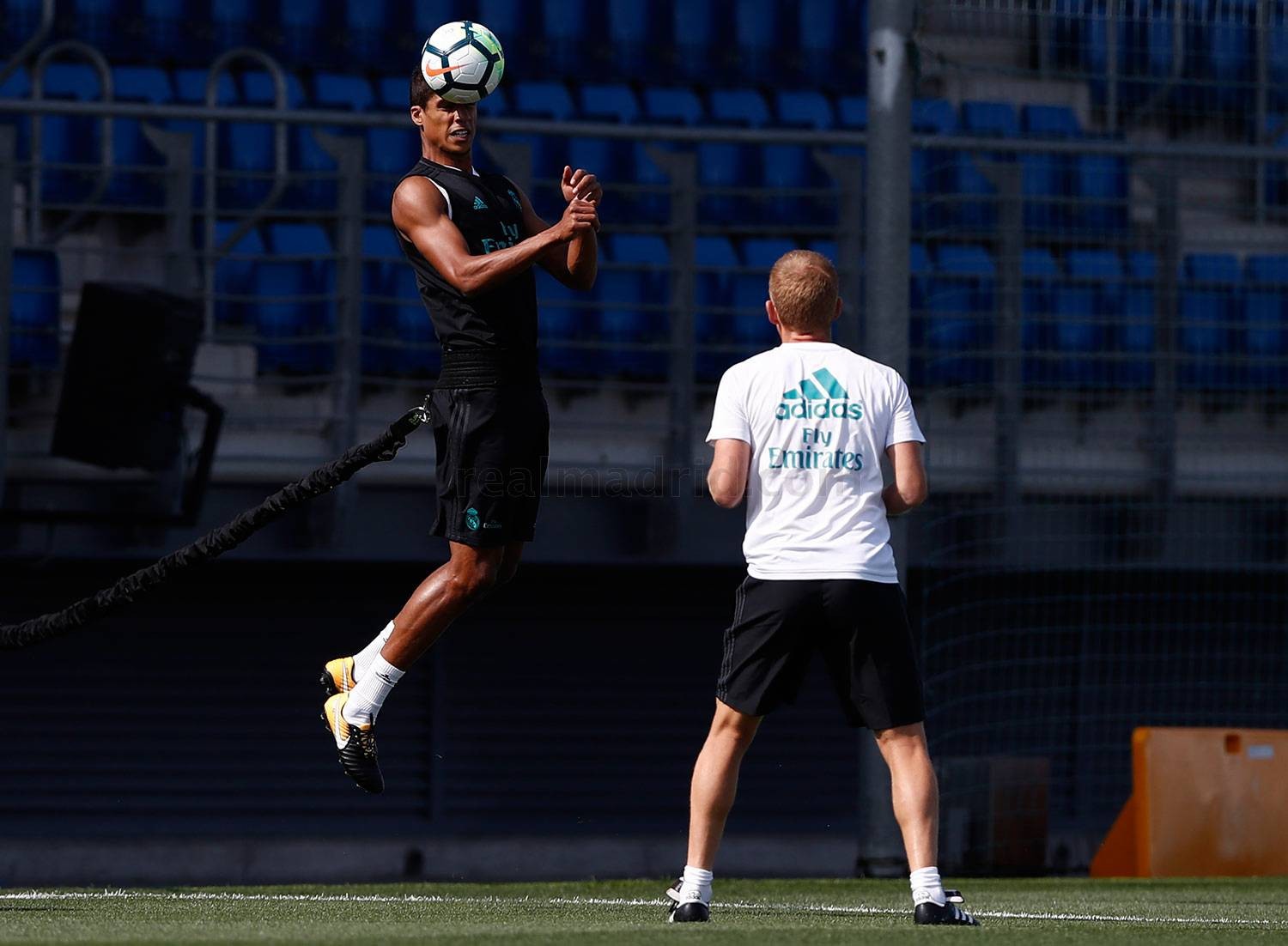 10 cầu thủ bị cảnh cáo nhiều nhất Ngoại hạng Anh - Bóng Đá