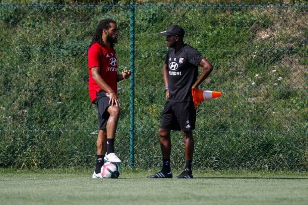 'Kẻ du mục' của Man City rạng rỡ ra mắt CLB mới - Bóng Đá