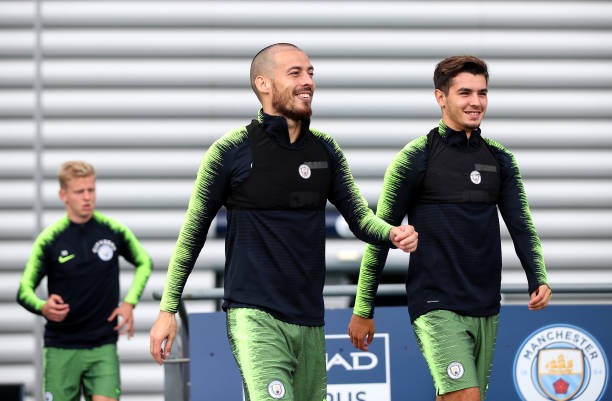 Hứng chí, Ederson khiến đàn em 'lác mắt' trên sân tập - Bóng Đá