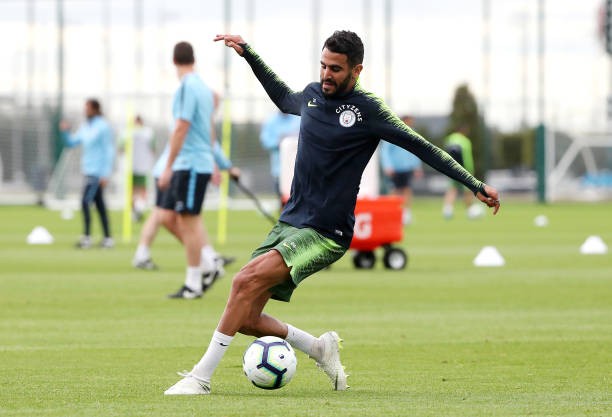 Hứng chí, Ederson khiến đàn em 'lác mắt' trên sân tập - Bóng Đá