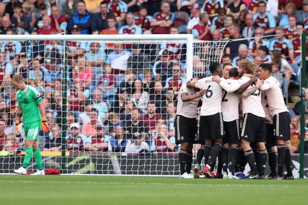 Hai tay đẩy Mourinho, Bailly quyết tâm vùng chạy khỏi người thầy - Bóng Đá