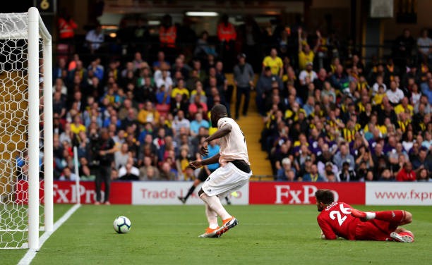 Suýt rơi cả quần, Lukaku vẫn quyết tâm ghi bàn cho Man United - Bóng Đá