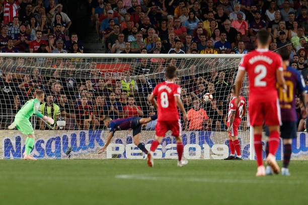 Đứt mạch toàn thắng, Messi 'hỏi tội' người này đầu tiên - Bóng Đá