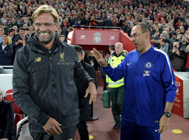 Hưng phấn, Chelsea bất chấp ăn mừng với 'vị khách' lạ mặt - Bóng Đá