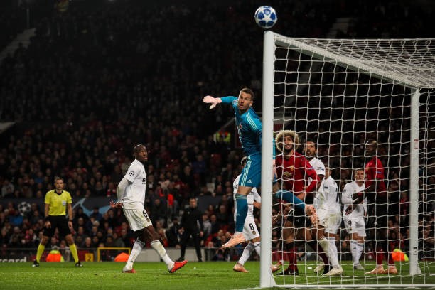 Mourinho tự dự đoán tương lai bản thân sau trận hòa Valencia? - Bóng Đá