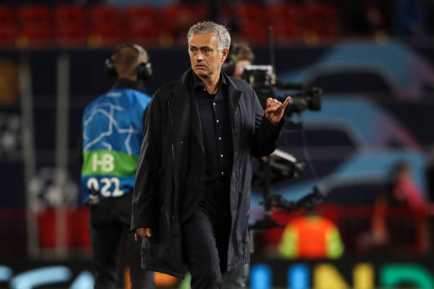 Mourinho tự dự đoán tương lai bản thân sau trận hòa Valencia? - Bóng Đá