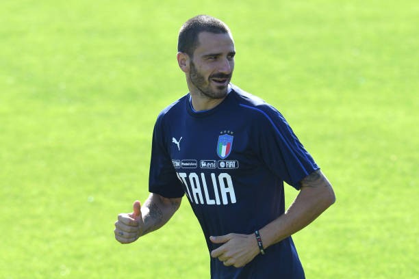 Nụ cười của Bonucci không thể xóa đi căng thẳng tại Italia - Bóng Đá