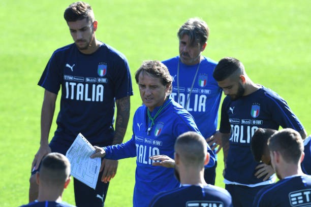 Nụ cười của Bonucci không thể xóa đi căng thẳng tại Italia - Bóng Đá