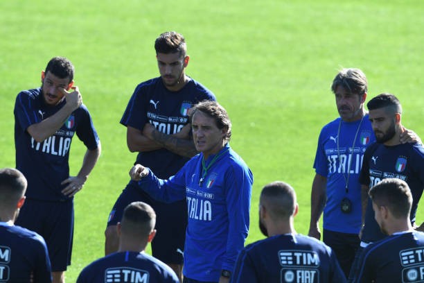 Nụ cười của Bonucci không thể xóa đi căng thẳng tại Italia - Bóng Đá