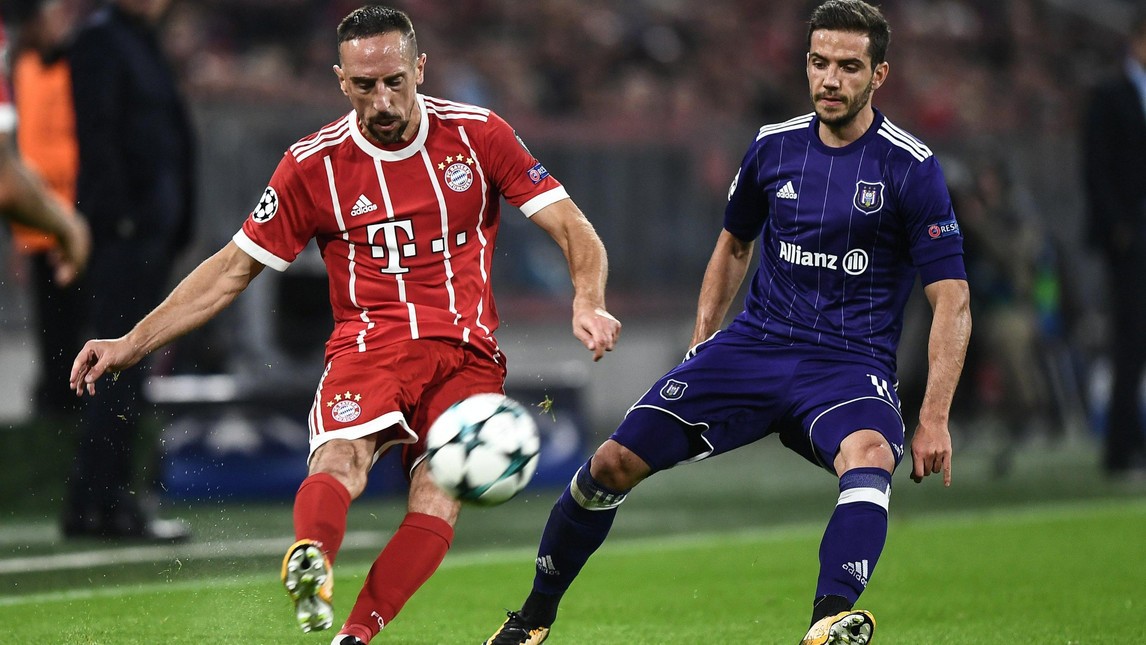 Sốc với top 10 cầu thủ 'hàng hiệu' đang có giá 0 đồng - Bóng Đá