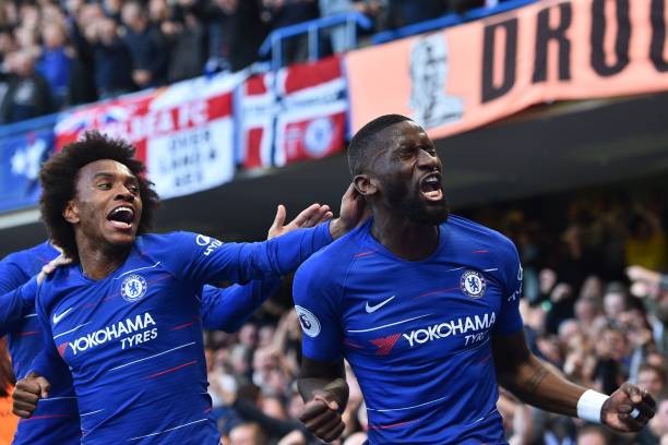 Khoảnh khắc tung chân 'chốt hạ' Chelsea, Martial có hành động bất ngờ - Bóng Đá