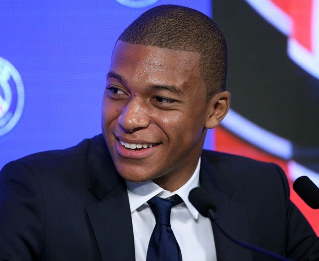 Mbappe chính thức ra mắt PSG - Bóng Đá