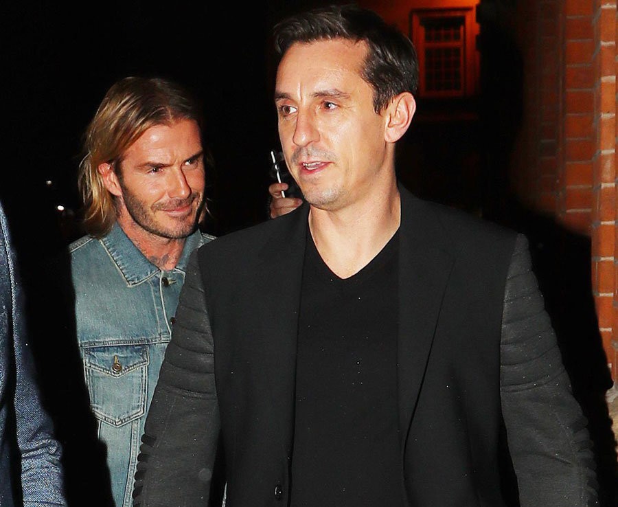 Dàn huyền thoại M.U nô nức kéo đến quán rượu của Neville, Beckham - Bóng Đá