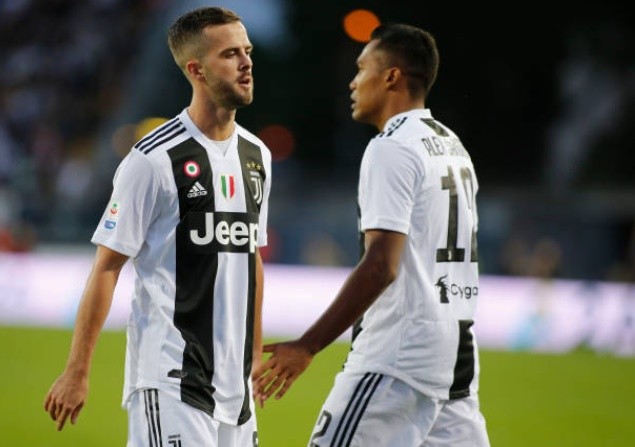 4 cầu thủ Tottenham bất lực nhìn Mahrez làm 