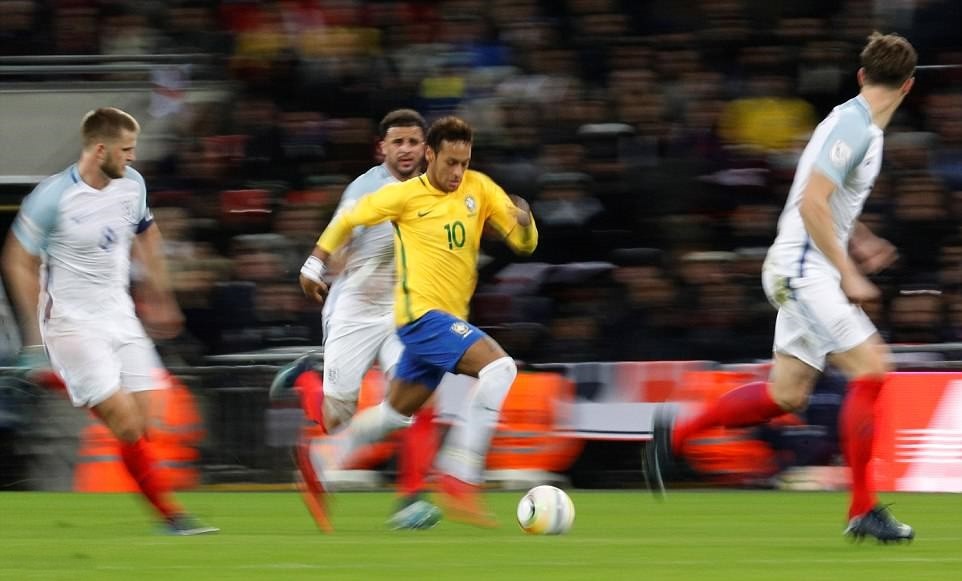 Otamendi kinh hãi khi thấy đồng đội 