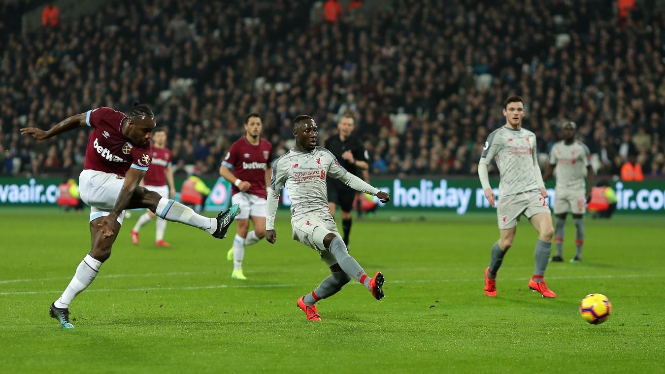 Tiếp tục mất điểm, Liverpool bắt đầu cảm thấy hơi nóng từ Man City - Bóng Đá