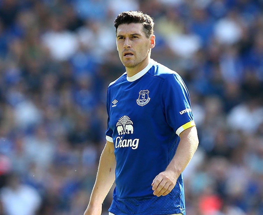 Top 10 ngôi sao thi đấu nhiều trận nhất ở Ngoại hạng Anh: Sau Barry, Giggs là ai? - Bóng Đá