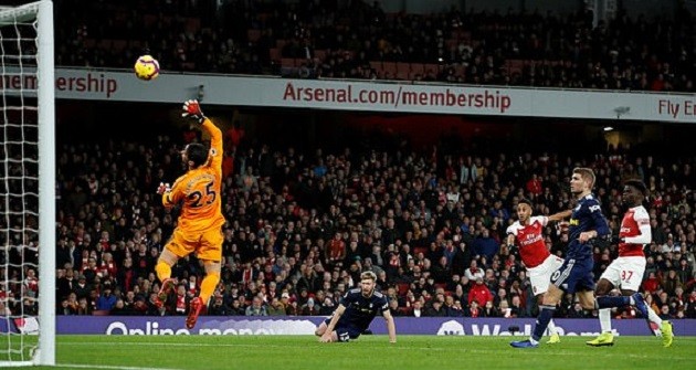 Giải hạn thành công, Lacazette tìm đến ai để cảm ơn đầu tiên - Bóng Đá