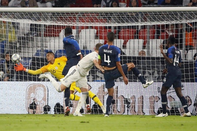 Chấm điểm Pháp: Alphonse Areola che mờ sao 