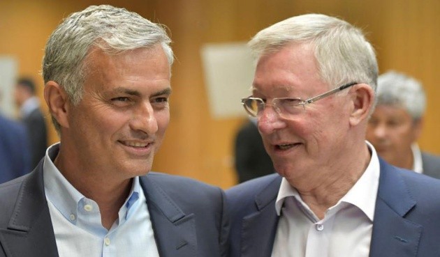 Mourinho à, Sir Alex từng làm cách này để xua đuổi 'bóng ma' khủng hoảng đấy! - Bóng Đá