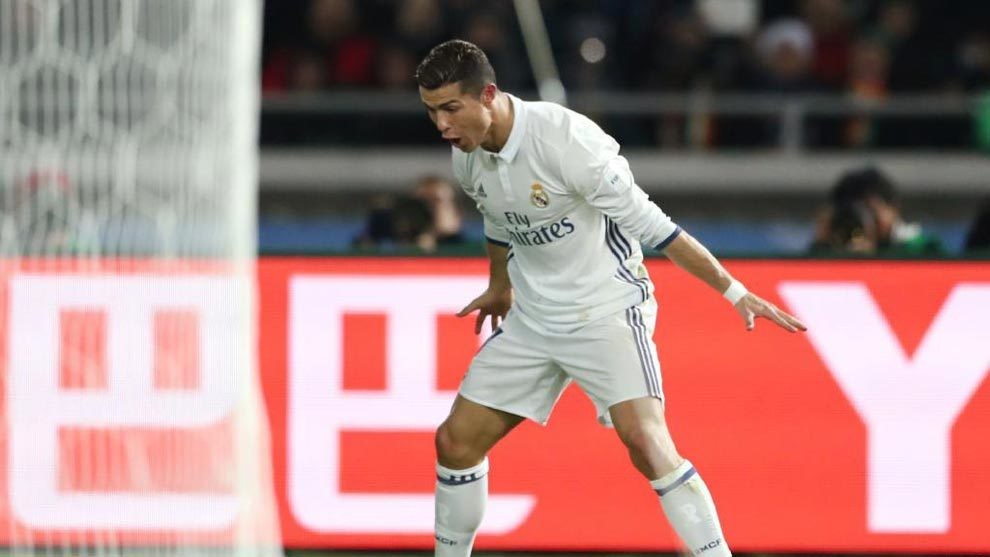 Zidane không thể chịu đựng thêm cảnh thiếu Ronaldo - Bóng Đá