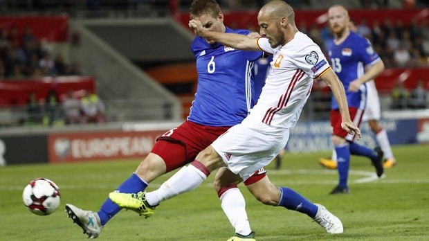 David Silva vượt qua thành tích của Xabi Alonso tại ĐTQG Tây Ban Nha - Bóng Đá