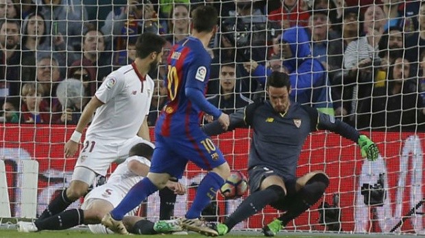 sevilla, con mồi yêu thích nhất của Messi - Bóng Đá