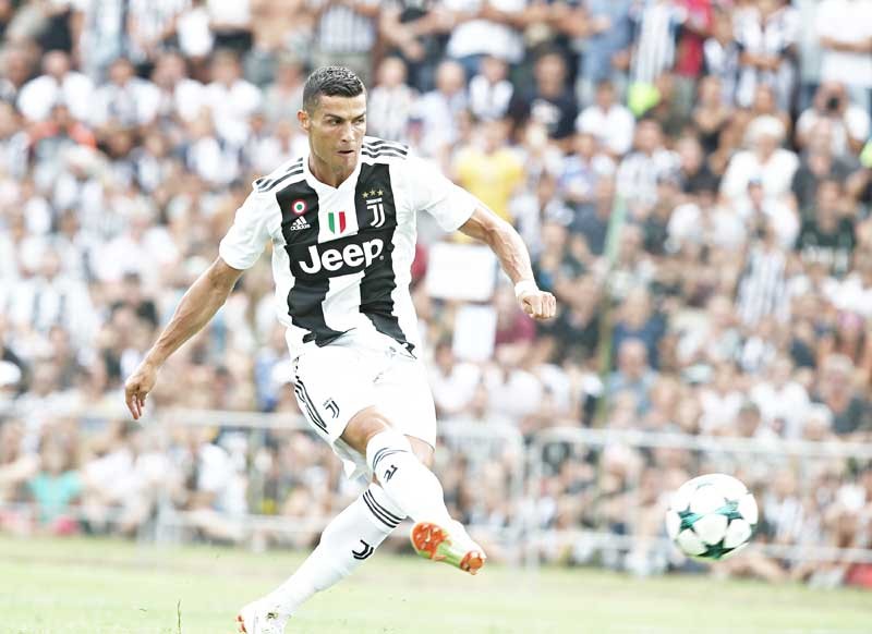 23h00 ngày 18/08, Chievo Verona vs Juventus: Bình minh CR7 tại Marcantonio Bentegodi - Bóng Đá