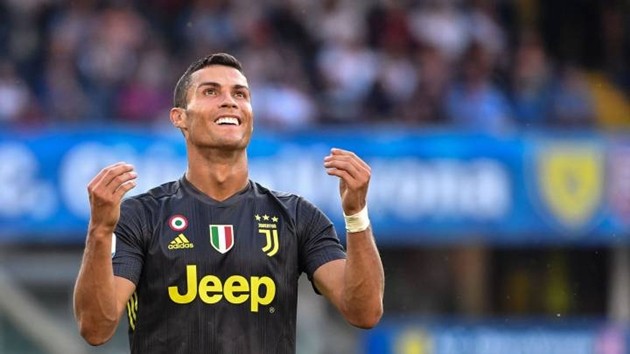 Báo chí Italia nhận xét gì về màn ra mắt Serie A của Ronaldo? - Bóng Đá