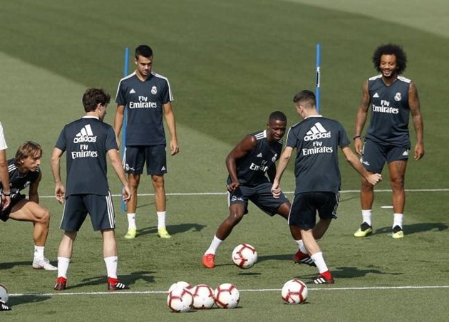 Lopetegui ra quyết định BẤT NGỜ với 