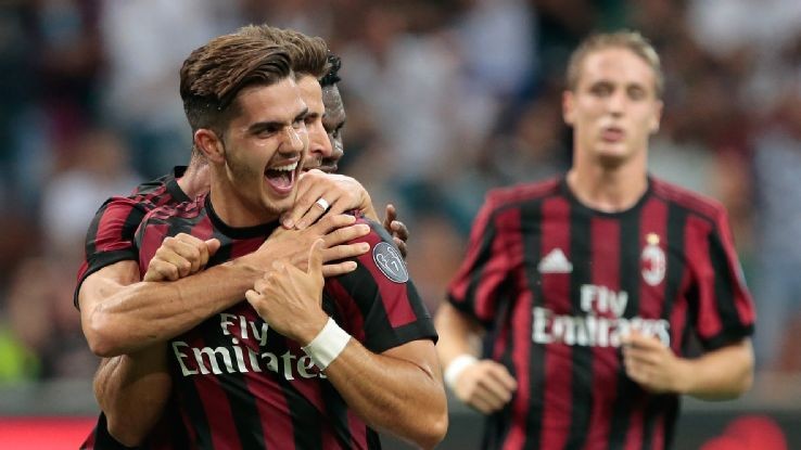 'Lận lưng' 6 trái, Milan thoải mái đi tham quan - Bóng Đá