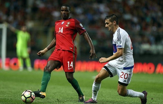 Ronaldo yêu cầu Real Madrid chiêu mộ sao Sporting Lisbon - Bóng Đá