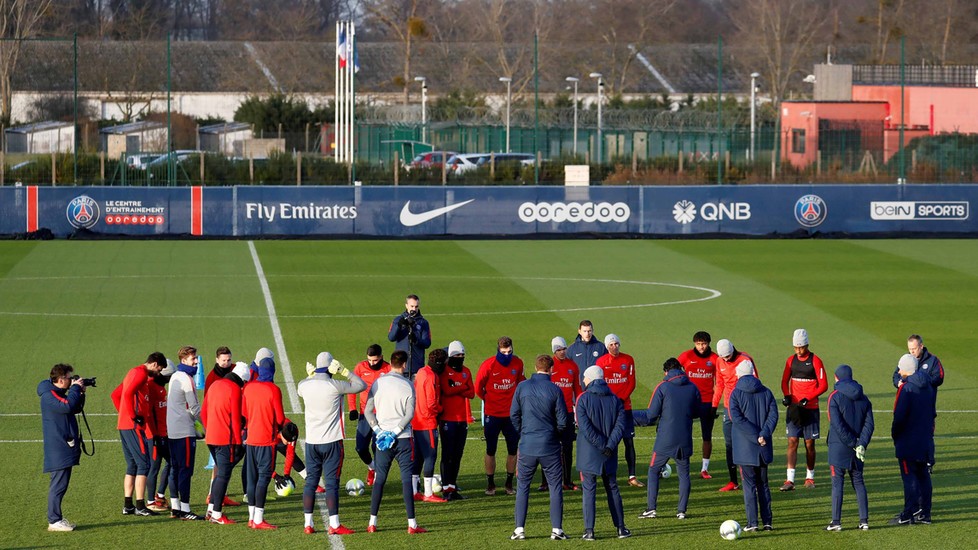 Neymar 'đằng đằng sát khí' trên sân tập của PSG - Bóng Đá