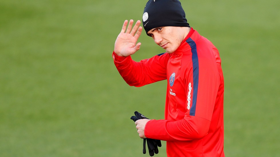 Neymar 'đằng đằng sát khí' trên sân tập của PSG - Bóng Đá