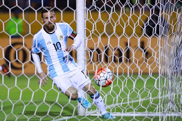 Ngày Messi không 'bó tay' trước số phận - Bóng Đá