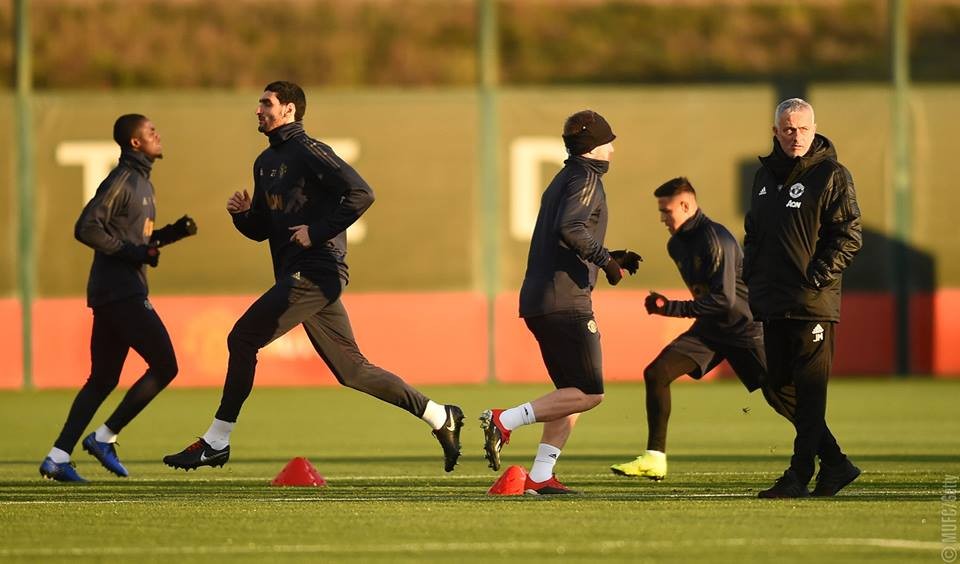 Man Utd tập luyện - Bóng Đá