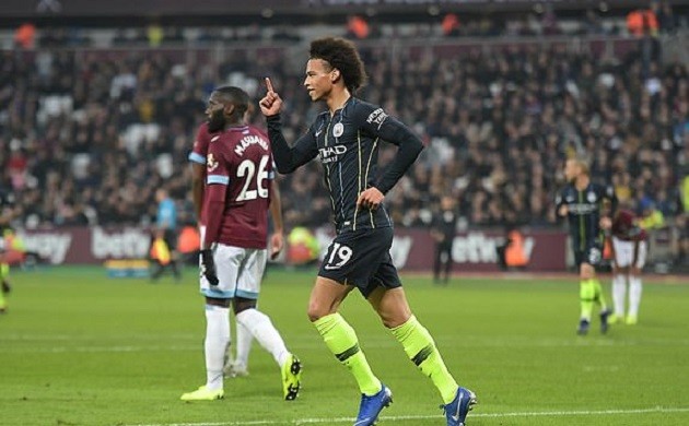 Chuyện lạ: Fabianski cười tươi khi bị sao Man City phá lưới - Bóng Đá