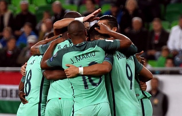 Dàn sao Liverpool thi nhau 'bay' trước Thiên nga đen - Bóng Đá