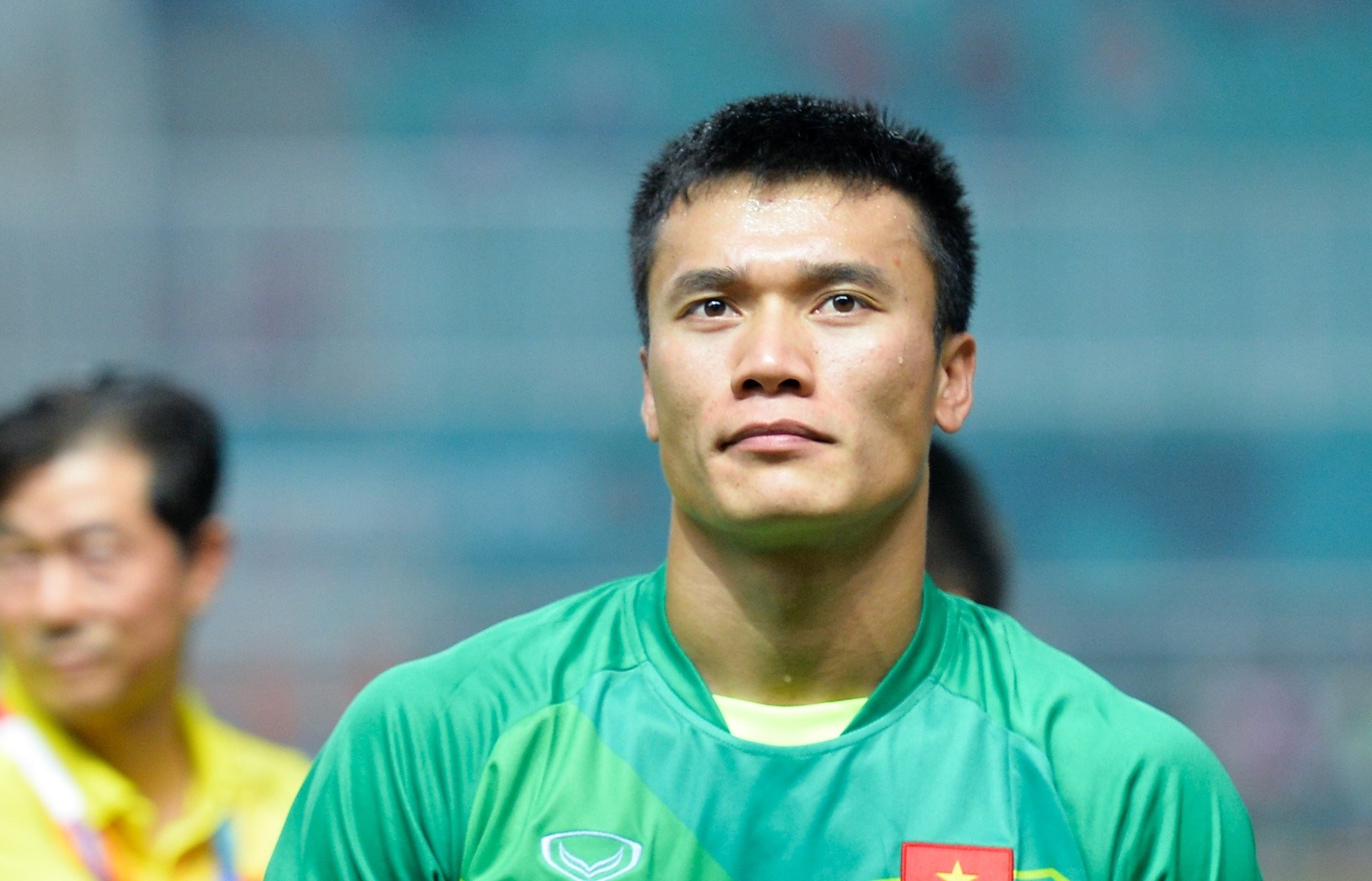 Trượt chân như Gerrard, Cahill nhận mưa chỉ trích - Bóng Đá